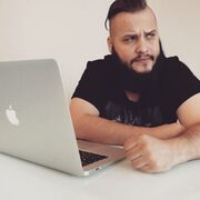  ,   Denis, 32 ,   ,   , c 