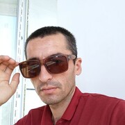  ,  Ali, 25
