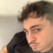  ,  Khristian, 21