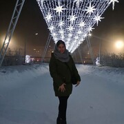  ,   Ella, 33 ,  