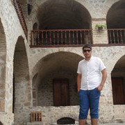  ,   Yunis, 33 ,   ,   , c 