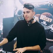  -,   Vsevolod, 33 ,   ,   