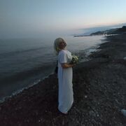  ,   Lena, 41 ,   ,   