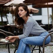  ,   Maria, 28 ,   ,   