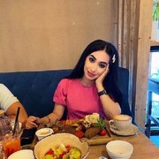  ,   Lola, 27 ,   ,   