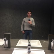  ,  Viktor, 29