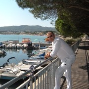  Palais-Bourbon,   Artyom, 49 ,  