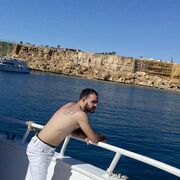  ,   Arman, 28 ,   ,   