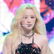  ,   Yeh Shuhua, 25 ,   