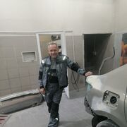  ,  Alex, 52