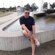 ,   Vaxtang, 44 ,  