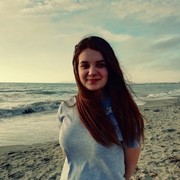  ,  Veronika, 24