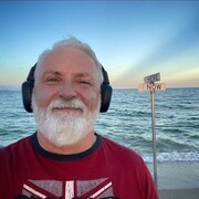 ���������� Tower, ���� ������� Liam James, 64 ����, ������������ ��� ����� � ���������, c�������� ���������