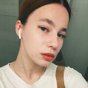  ,  Valeria, 21