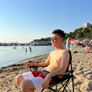  ,  Esmat, 23