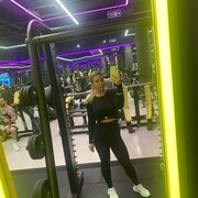  ,   Kari, 32 ,  