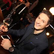 ���������� ������, ���� ������� Adam, 32 ����, ������������ ��� ������, ����� � ���������