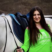  ,  Corina, 24