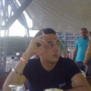  ,   Elnur, 40 ,  