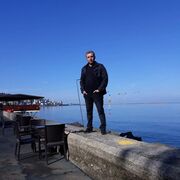  ,  Adil, 47