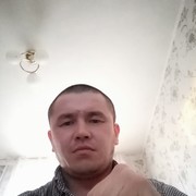    )