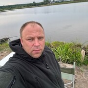  ,  Max, 42