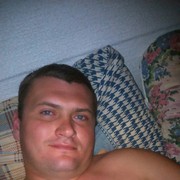  ,   Viktor, 37 ,  