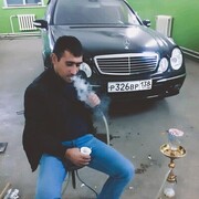  ,   Hayk, 39 ,   
