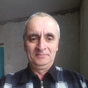  -,  Leon, 61