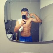  ,   Artur, 21 ,     , c 