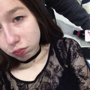  ,  Vika, 24