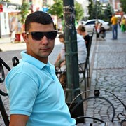  ,  Vania, 33