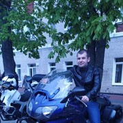   ,  Viktor, 30