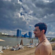  ,  Hossein, 30