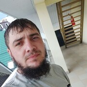  ,   Amir, 35 ,   ,   