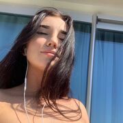  ,   Mia, 28 ,   ,   