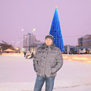  ,   Sergej, 44 ,   
