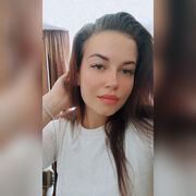 ,  Kamilla, 21