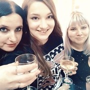  ,   Elena, 32 ,  