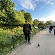  Abbots Langley,   Akaki, 43 ,   c 