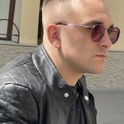  ,  Damian, 27
