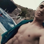  ,  Azik, 28