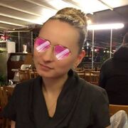  ,   Laura, 23 ,   ,   