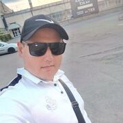  ,  Alex, 24