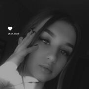  ,  Mila, 24