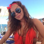  ,   Lenka, 43 ,   ,   