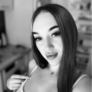  Kale,  Ariana, 24
