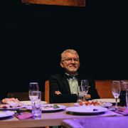  ,   Valery, 61 ,   c 