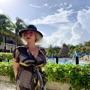  Al Ghardaqah,   Elena, 37 ,     , c 