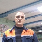  ,  Denis, 40